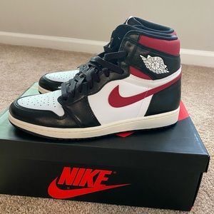 Authentic Jordan retro 1 OG “Gym Red” men’s size 10